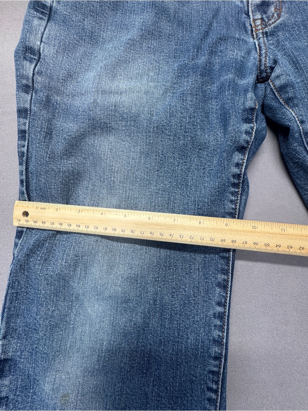 Orvis Denim Jeans Medium Wash Straight Leg Mens 36x30 G9 - Picture 6 of 8